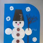 Snežak iz vatiranih blazinic: zabavna obrt za otroke Snežak na whatmanu iz vatiranih blazinic